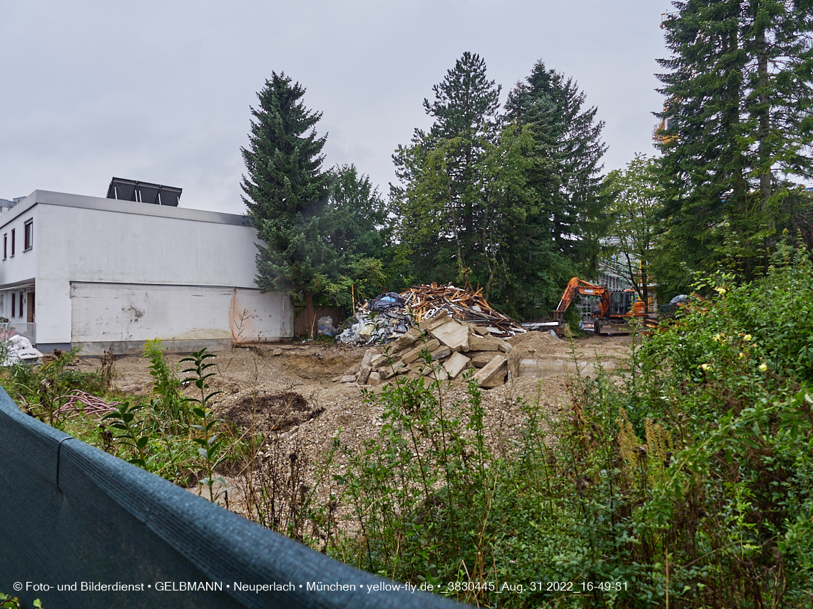 31.08.2022 - Baustelle an der Niederalmstraße 16 und Hugo-Lang-Bogen 13 in Neuperlach-Trudering